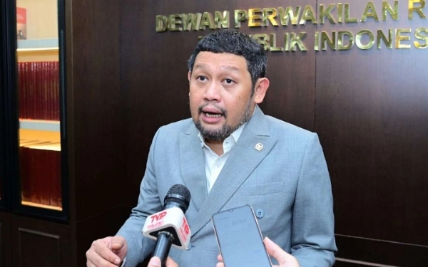 Thumbnail Berita - Kasus Salah Tuduh Pedagang Es Gabus oleh Personel TNI Polri, Anggota DPR Desak Proses Hukum Tegas: Maaf Saja Tak Cukup