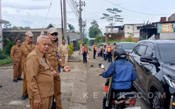 Thumbnail Berita - Ditinjau Bupati Malang, DPUBM Segera Perbaiki Jalan Menuju SMAN 1 Singosari