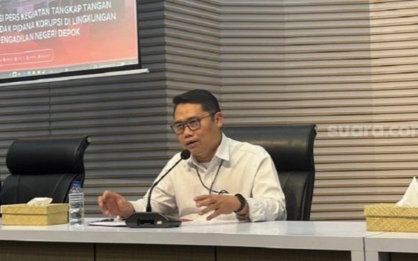 Thumbnail Berita - Skandal Sang Pengadil di Depok: KPK Tahan Ketua dan Wakil Ketua PN Terkait Dugaan Suap Rp850 Juta