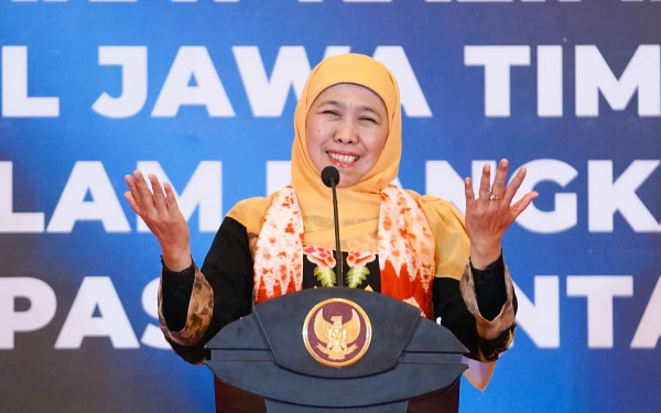 Thumbnail Berita - Jatim Jadi Gerbang Nusantara! Khofifah "All Out" Bangun Konektivitas Darat, Laut dan Udara