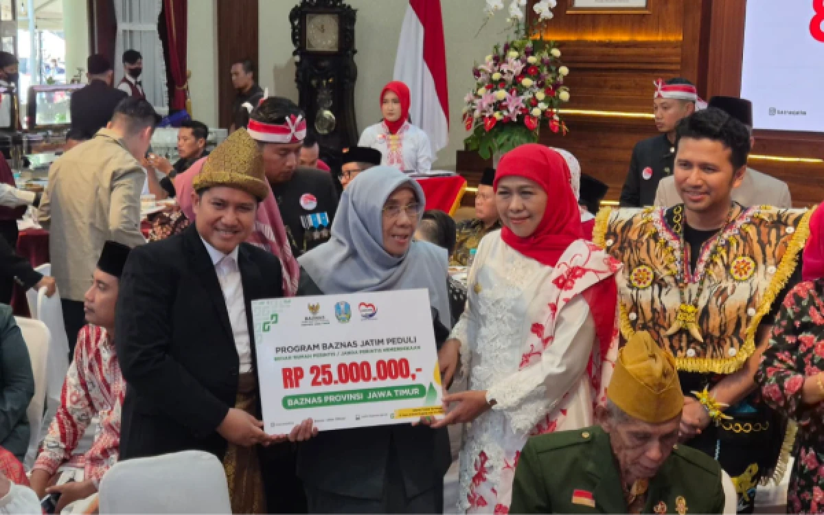 Thumbnail Berita - 81 Paket Bedah Rumah Jadi Kado BAZNAS Jatim untuk Warga di HUT ke-81 RI