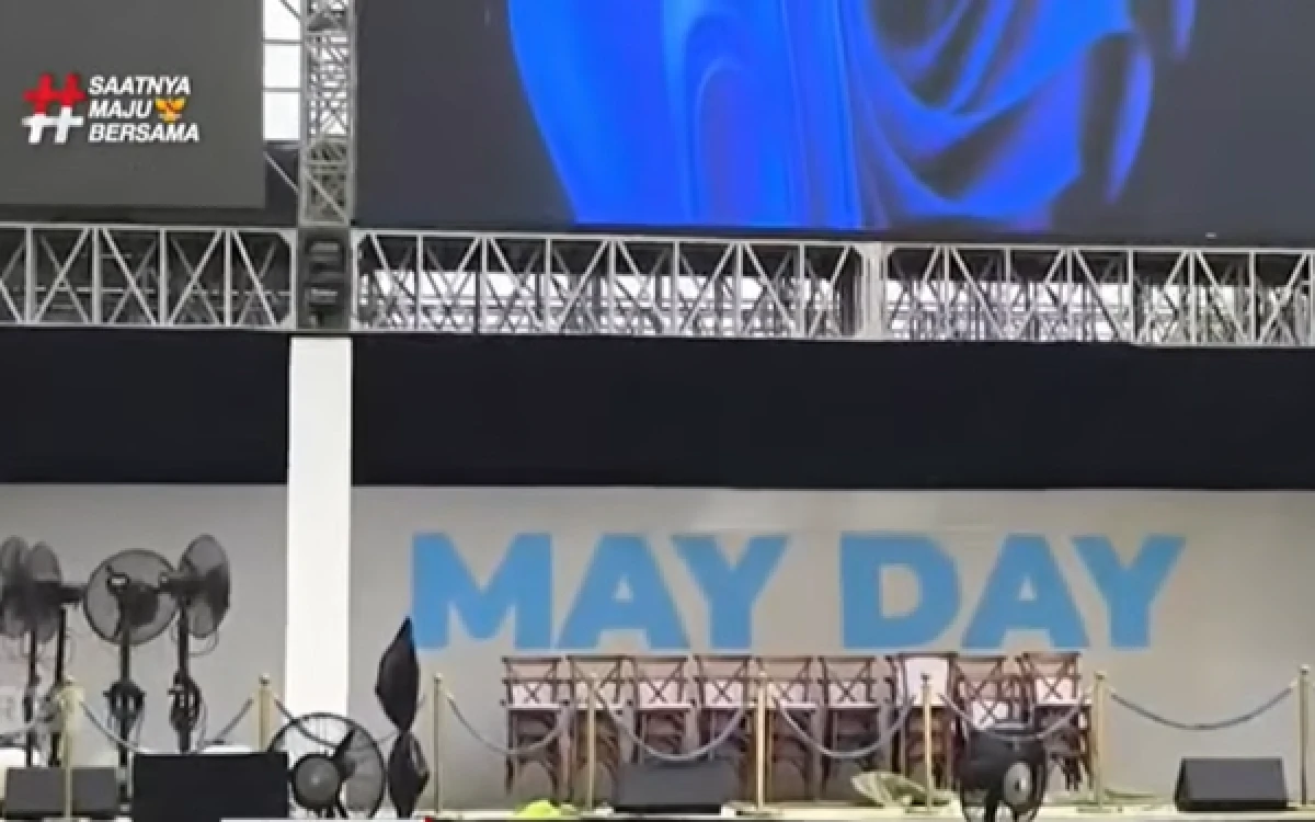 Foto Panggung utama Hari Buruh 2026 di Monas Jakarta. (Foto: Tangkapan layar Youtube)