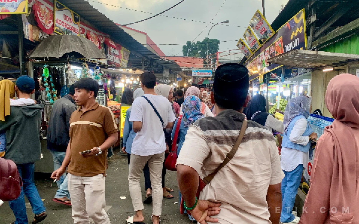 Thumbnail Berita - Pedagang Pasar Laron Kota Batu Ungkap Dugaan Pungli, Setor Rp8 Juta untuk Stan Dagang