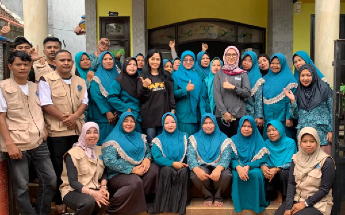 Thumbnail Berita - Tingkatkan Ekonomi Keluarga, Ibu-Ibu PKK Mendalanwangi Malang Sulap Telur Itik Jadi Inovasi Herbal
