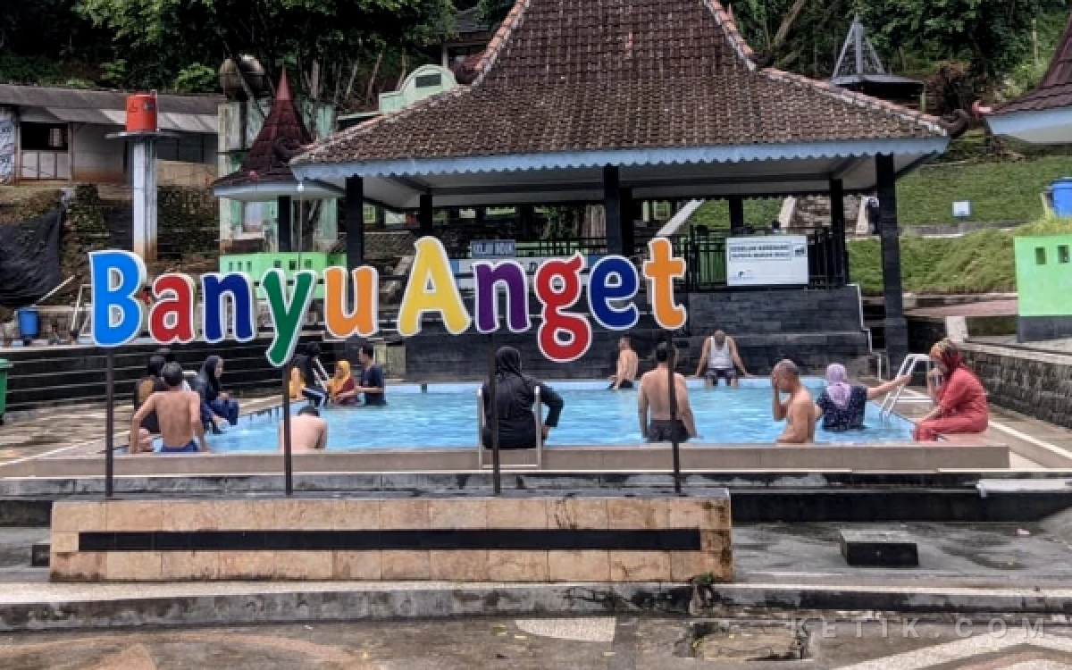 Thumbnail Berita - Banyu Anget Tirto Husodo Pacitan, Wisata Air Hangat yang Jadi Tujuan Terapi