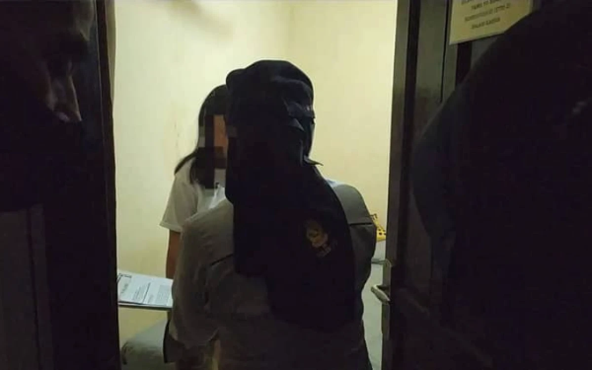 Thumbnail Berita - Salah Masuk Rumah saat Hendak BO MiChat, Pemuda Probolinggo Nyaris Diamuk Warga