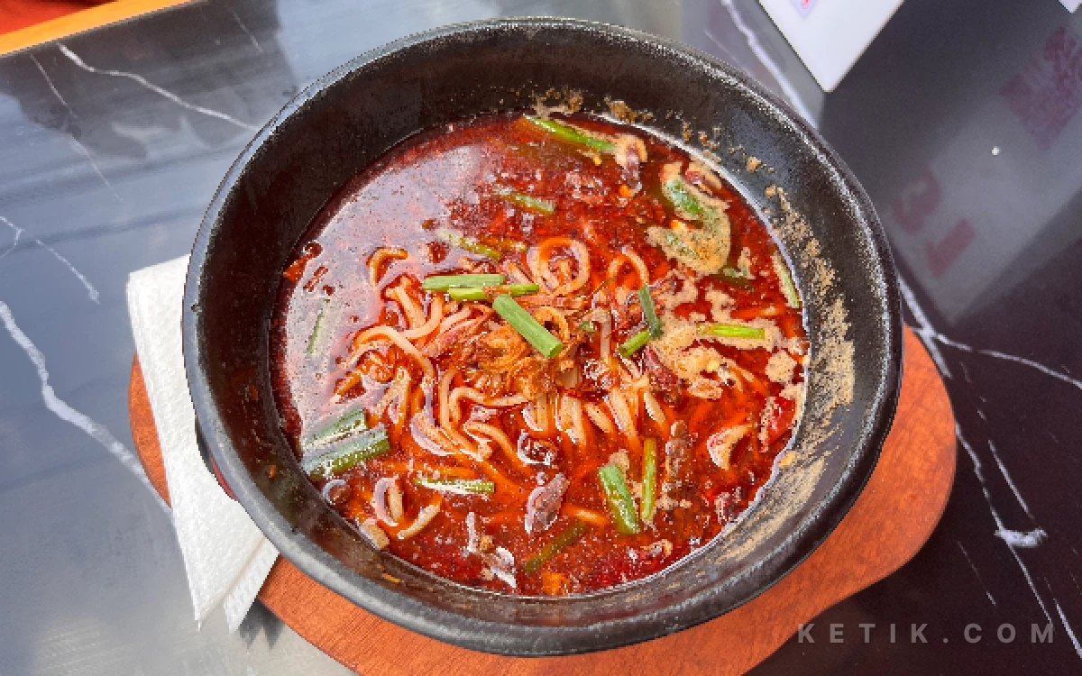Foto Menu Mie Koma yang jadi incaran. (Foto: Dok. Ketik.com)