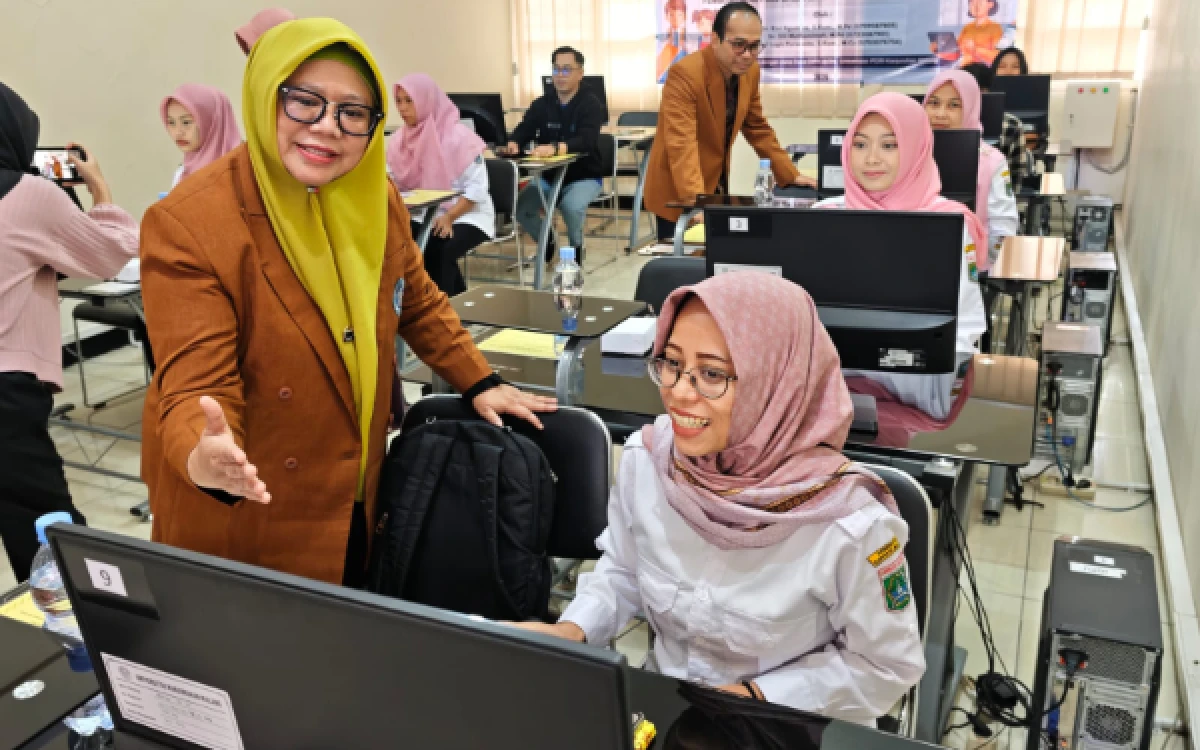 Foto Guru KB PKK Tunas Harapan mengikuti pelatihan bertajuk Zero Cost Digital Learning: Pelatihan Google Sites untuk Media Pembelajaran PAUD. (Foto: Humas Unikama)