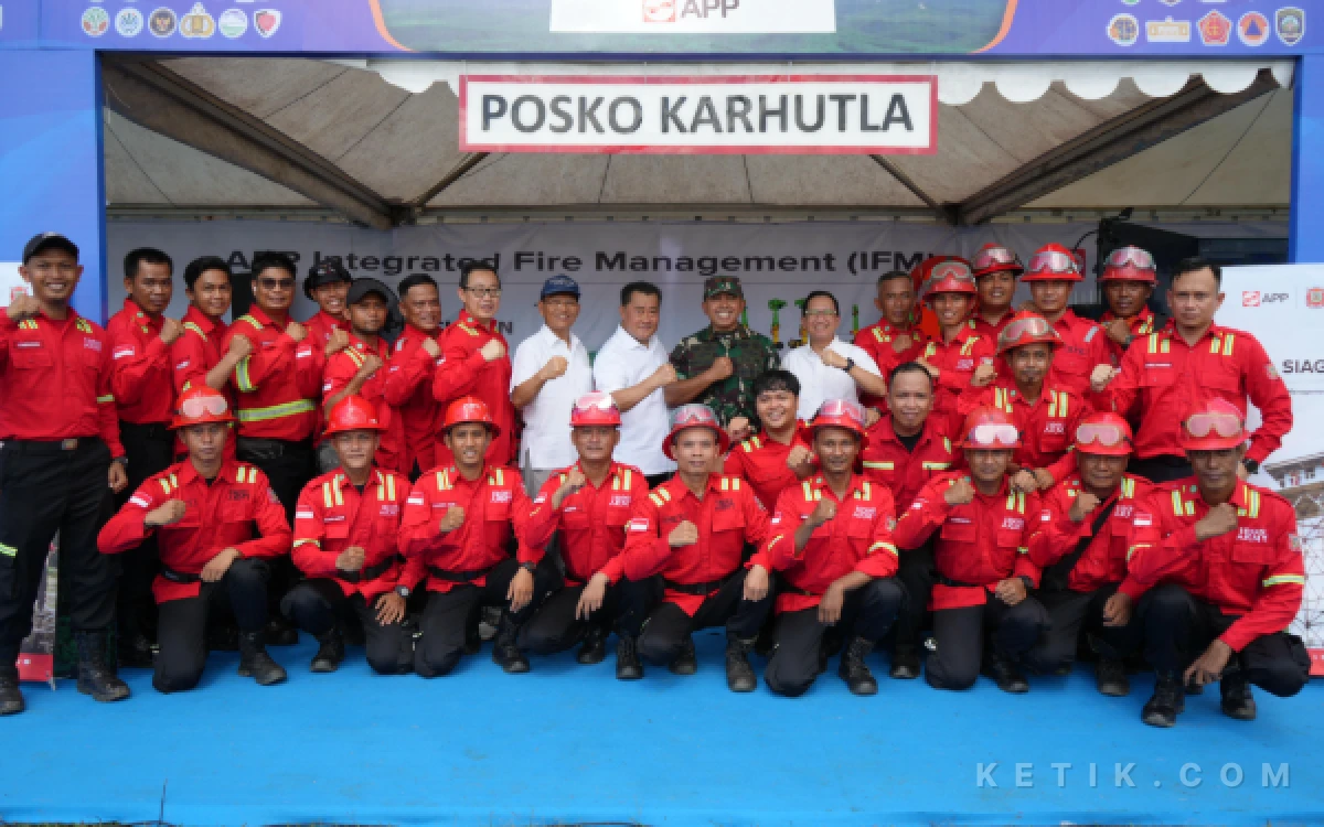Foto Apel Kesiapsiagaan Karhutla 2026 di Griya Agung Palembang diikuti 1.600 personel gabungan, menegaskan komitmen kolaborasi lintas sektor dalam mencegah kebakaran hutan dan lahan,Rabu 6 Mei 2026. (Foto: M Nanda/Ketik.com)