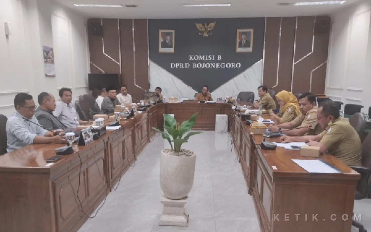 Thumbnail Berita - Komisi B DPRD Bojonegoro Soroti Program Gayatri hingga Proyek Pasar Rp80 Miliar