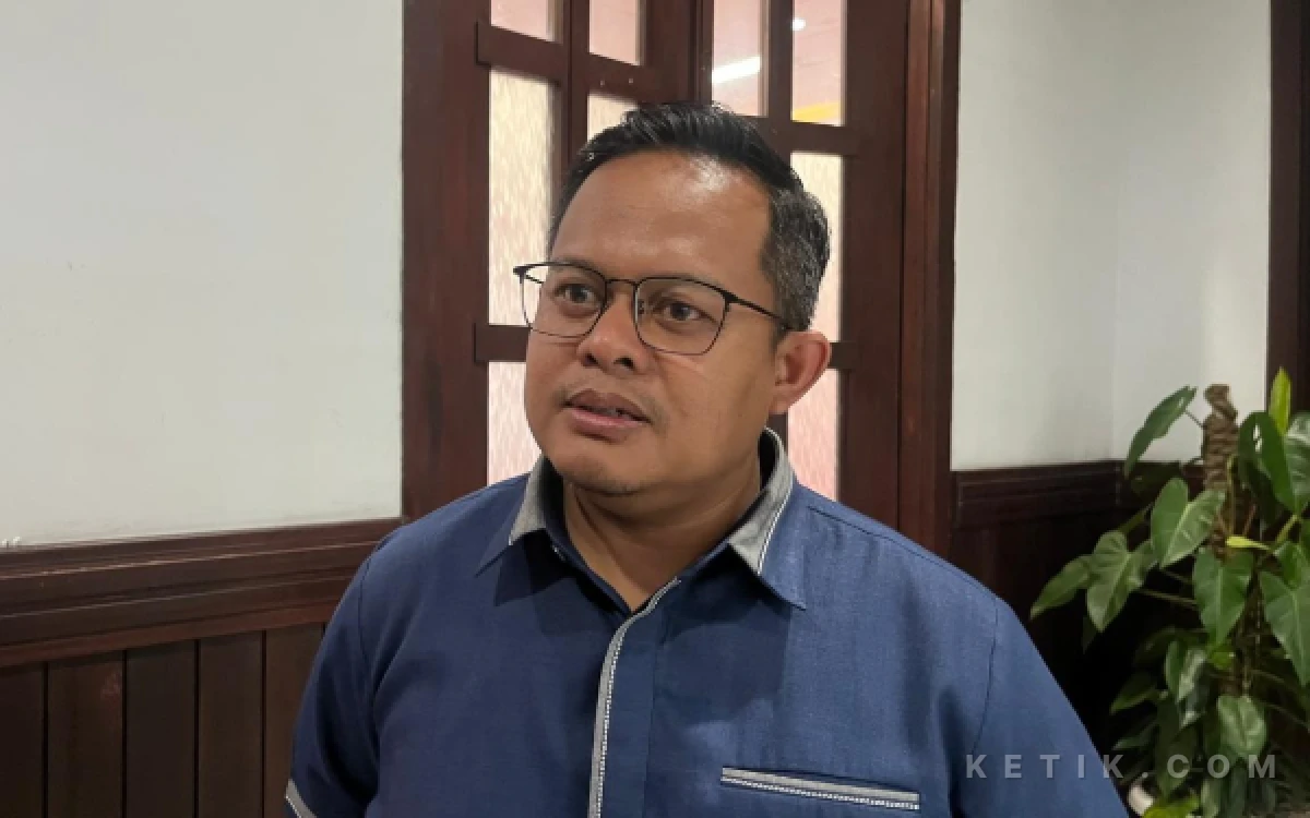 Foto Wakil Ketua II DPRD Kota Malang Trio Agus Purwono menjelaskan tentang pembentukan pansus terkait 4 ranperda baru. (Foto: Lutfia/Ketik.com)