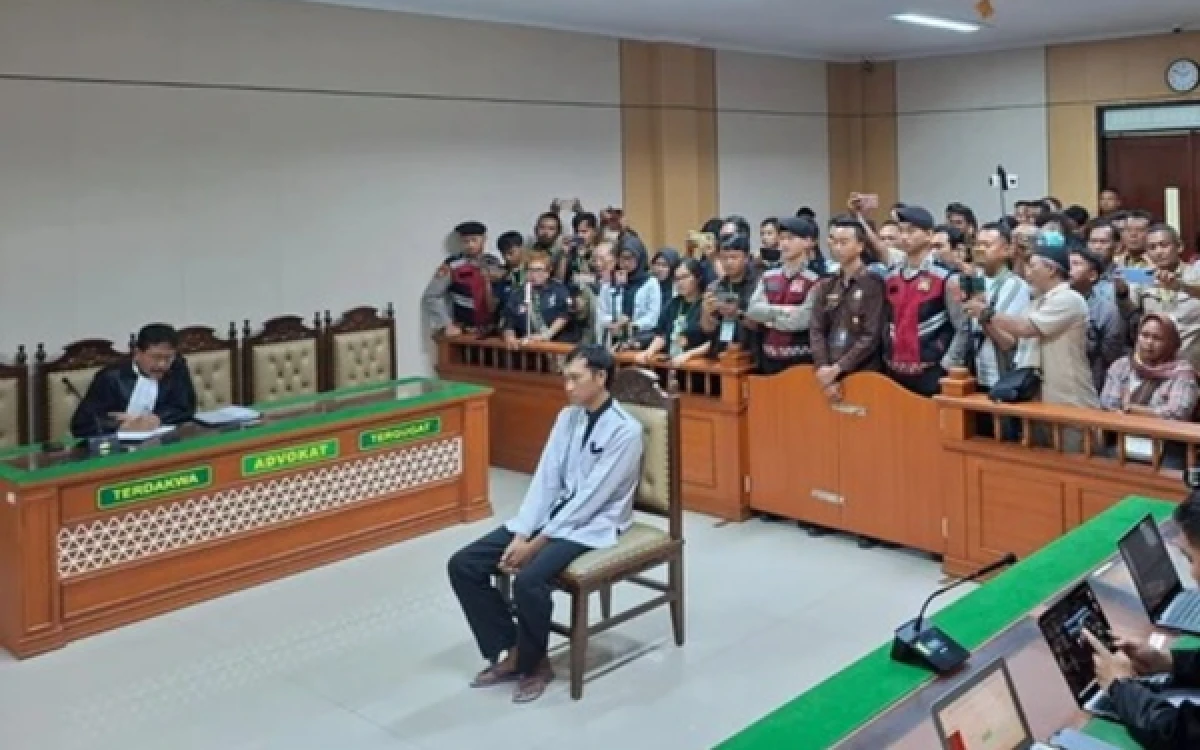 Thumbnail Berita - Extraordinary Crime, Pembantai Sekeluarga di Indramayu Ririn Rifanto Dijatuhi Vonis Mati