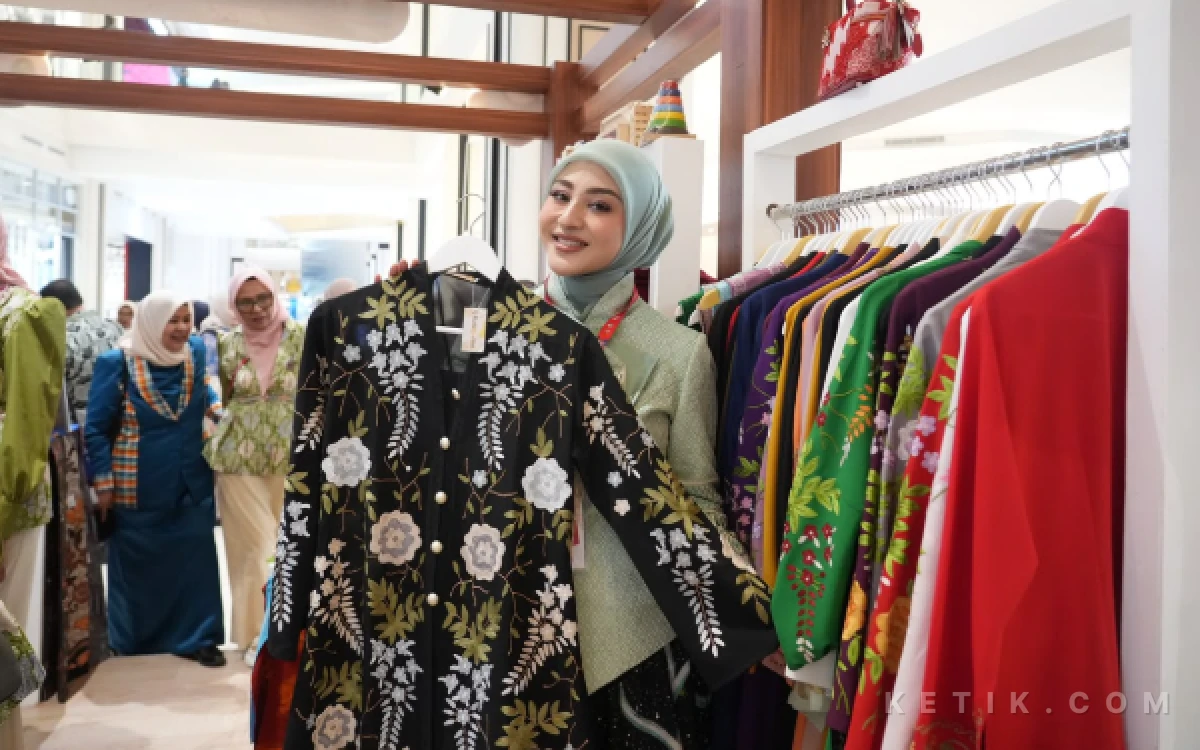Thumbnail Berita - Margin Winaya Dorong Perajin Kabupaten Bandung Terus Berinovasi, Produk Kriya Laris di HUT Dekranas