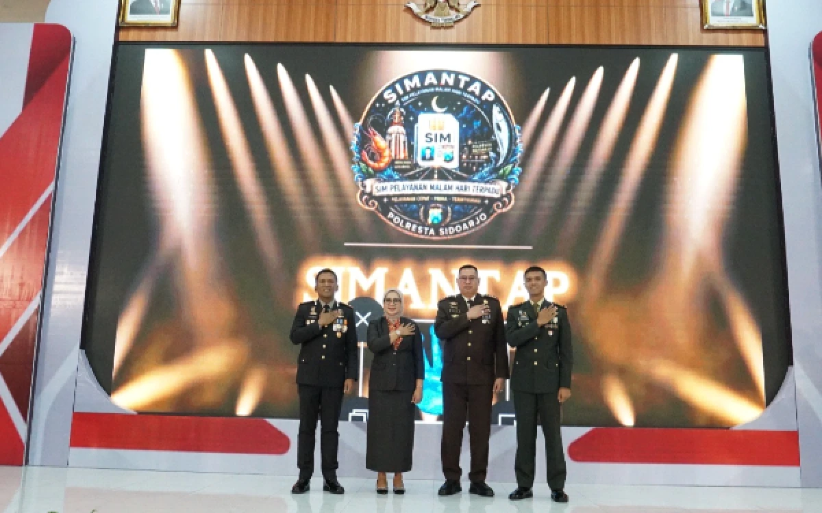 Thumbnail Berita - Tak Perlu Izin Kerja, Kini Warga Sidoarjo Bisa Perpanjang SIM hingga Malam Hari Lewat Simantap