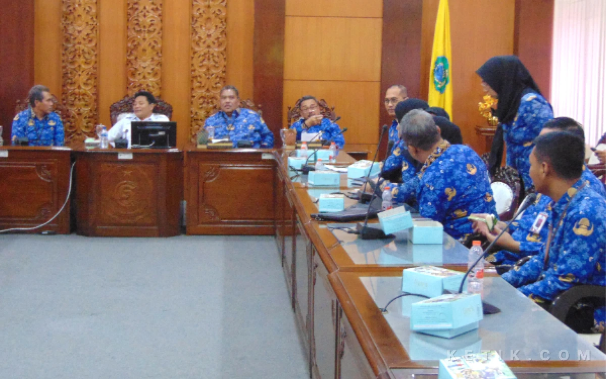 Foto Pertemuan Bupati Sidoarjo Subandi dengan Paguyuban Kades dan BPD di Kabupaten Sidoarjo untuk mendukung serta menyukseskan Program KDKMP di Kabupaten Sidoarjo. (Foto: Fathur Roziq/Ketik.com)