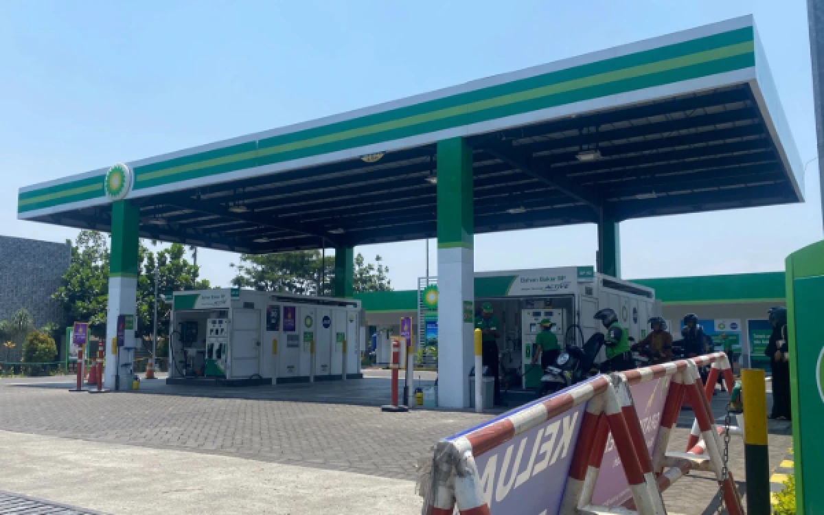 Thumbnail Berita - Sempat Naik Tajam, Harga Solar di SPBU BP Kini Turun Rp1.000 per Liter