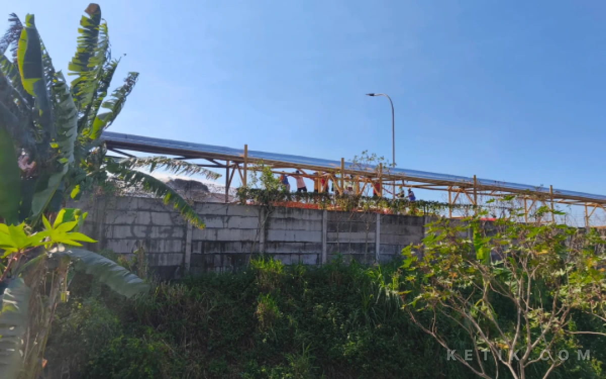 Foto lokasi kebakaran di PT Sun Paper Source di Kecamatan Ngoro, Mojokerto (foto : sholahudin/ ketik.com)