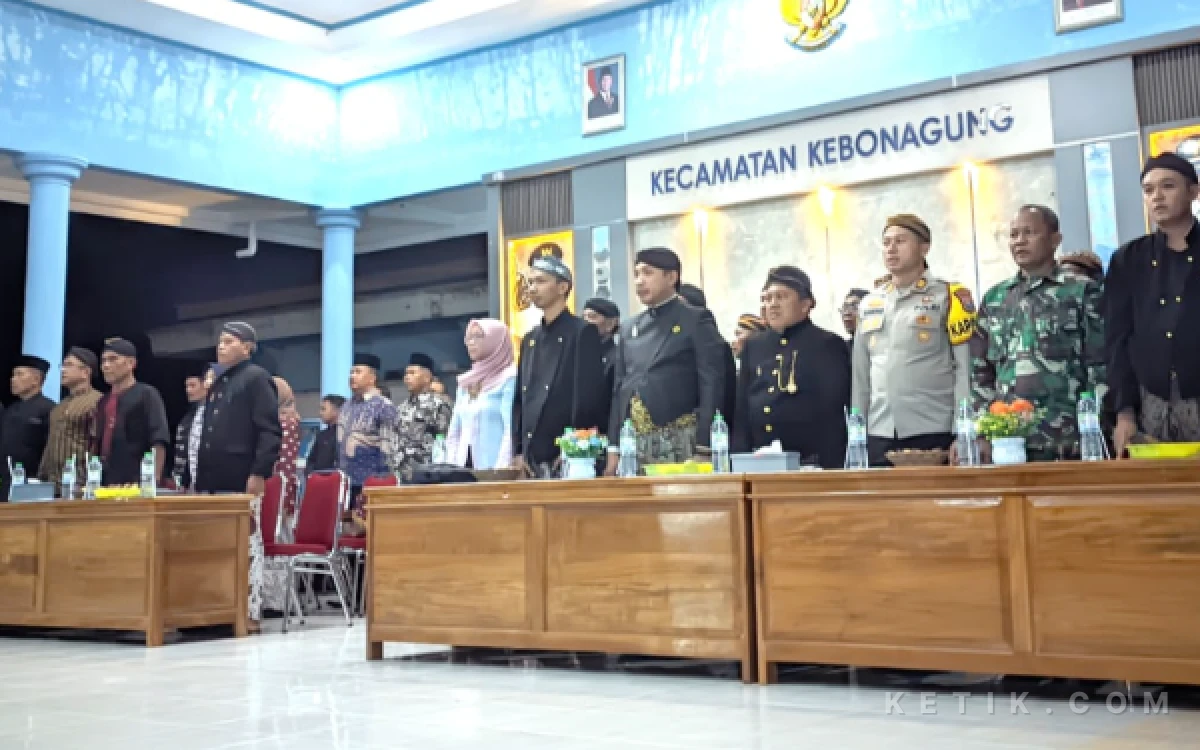 Foto Sejumlah tokoh hadiri acara Langen Tayub.
