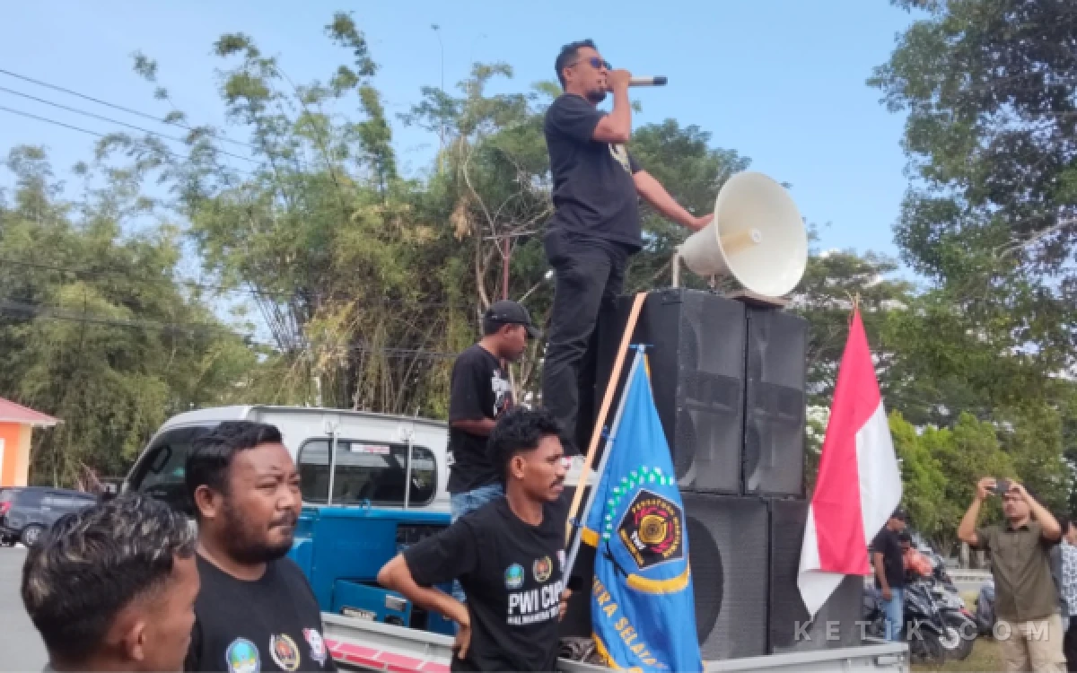 Thumbnail Berita - PWI Halmahera Selatan Gelar Aksi, Pemeriksaan Barbara Masih Dinanti