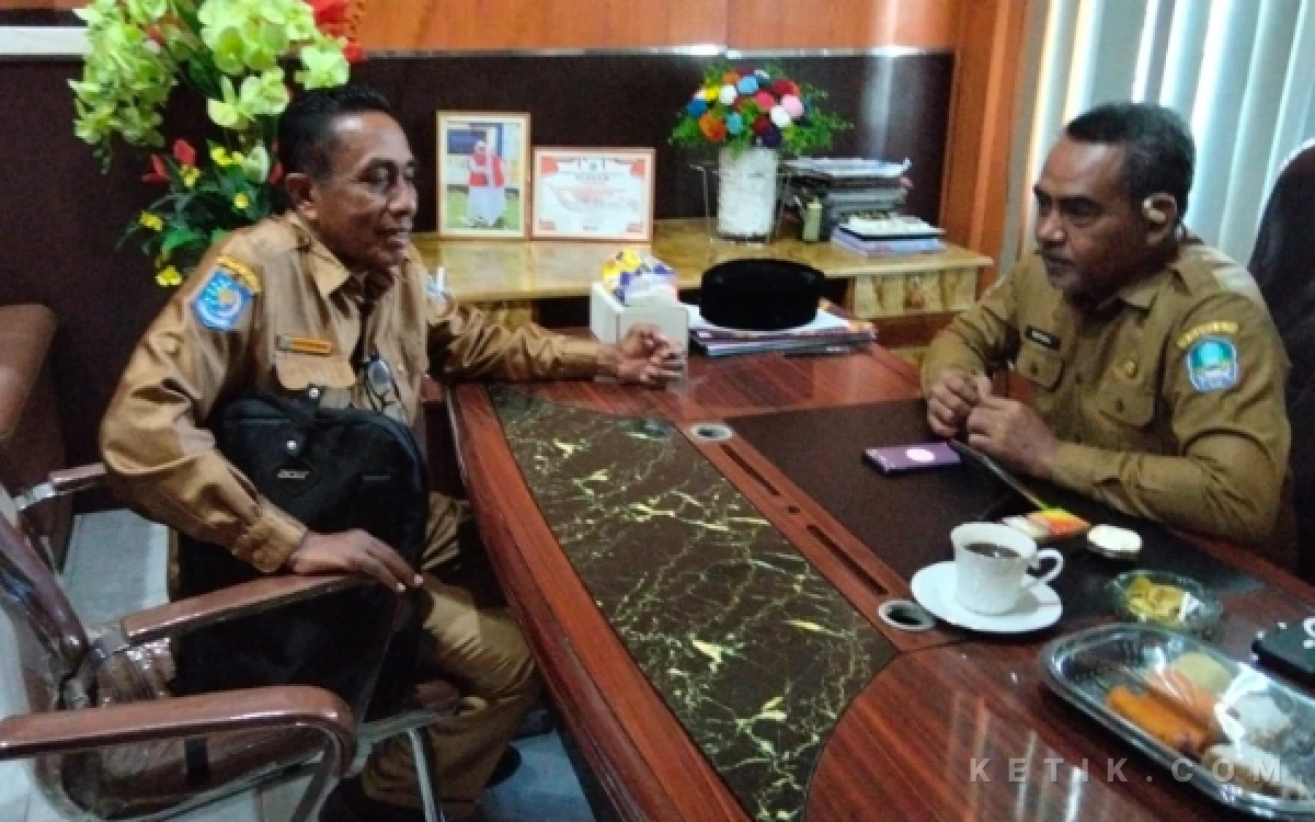 Foto Pertemuan Kepala Desa Dengan Kepala Dinas PUPR Halmahera Selatan M. Idham Pora (Foto: Pemdes Sambiki For Ketik.com)