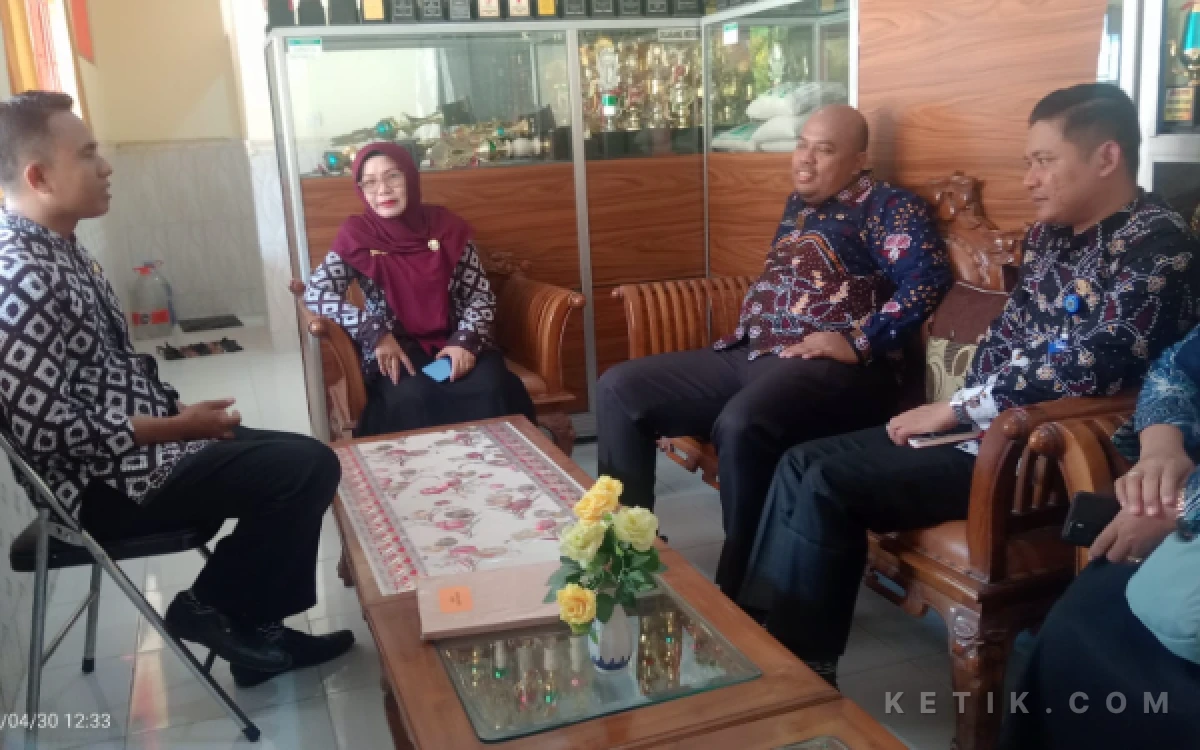 Thumbnail Berita - Heboh ASN Lakukan Aksi Culas Absensi, BKPSDMD Brebes Sidak Temukan Guru hingga Nakes Pakai Aplikasi Absensi Ilegal