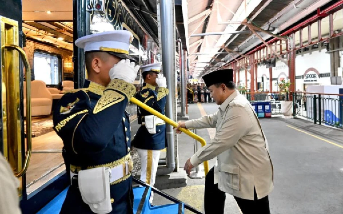 Thumbnail Berita - Agenda Kerja Ke Batang, Prabowo Pilih Naik Kereta Nusantara Explorer