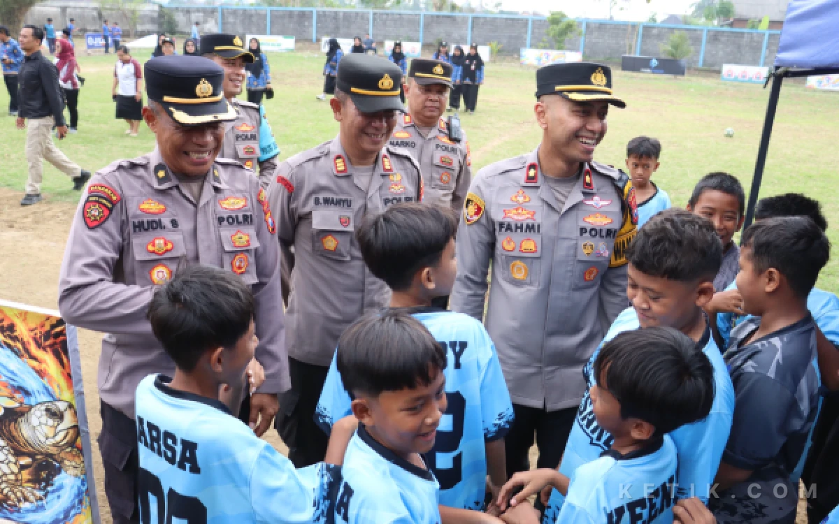 Thumbnail Berita - ‎Cegah Perudungan hingga Tawuran Pelajar, Polres Malang Luncuran Inovasi Polisi Jogo Sekolah