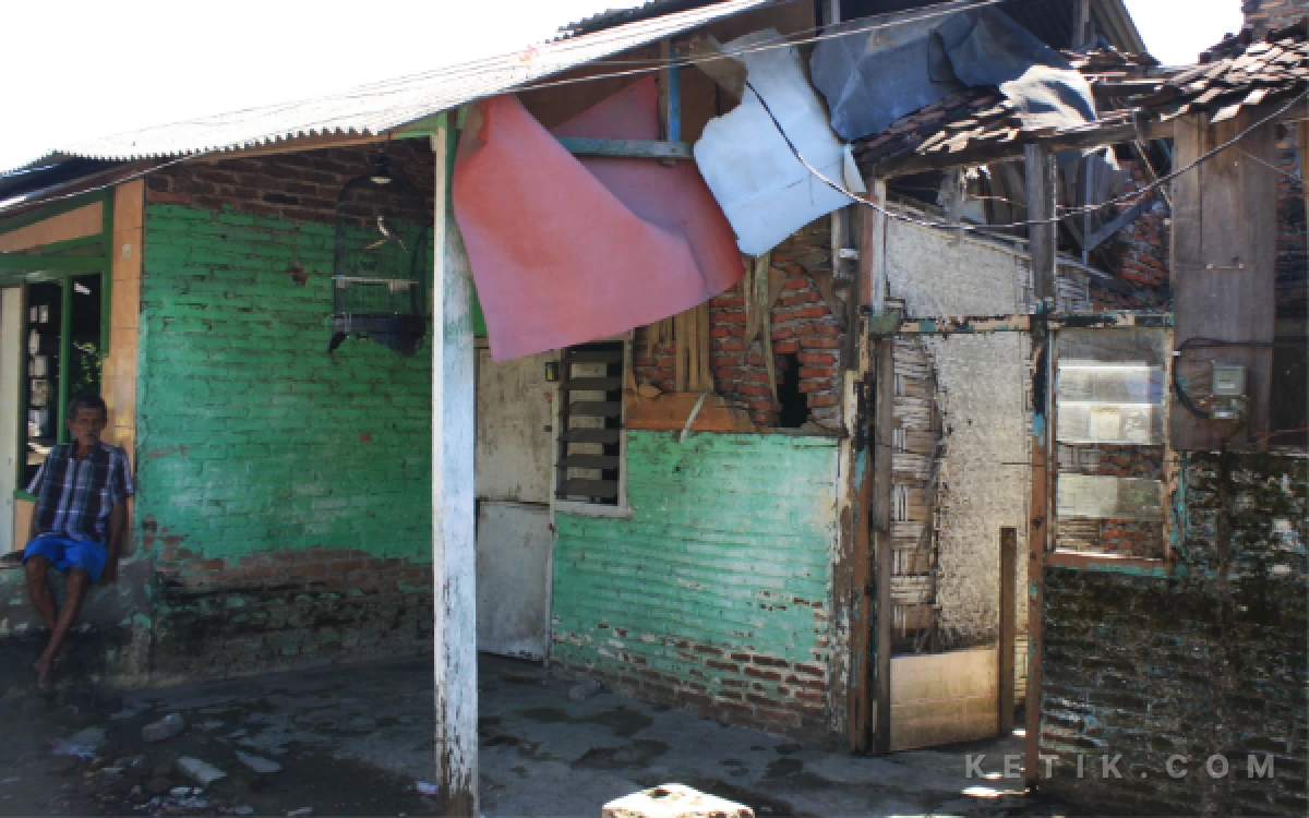 Foto Rumah warga Dusun Tanggulrejo, Kelurahan Porong, Kecamatan Porong, Sidoarjo, yang kondisinya rusak parah. (Foto: Fathur Roziq/Ketik.com)