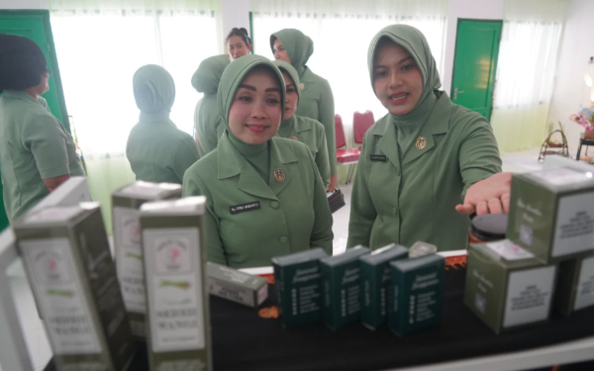 Thumbnail Berita - Serai Wangi Padusi Tapa Bakal Harumkan Persit Bisa di Jakarta