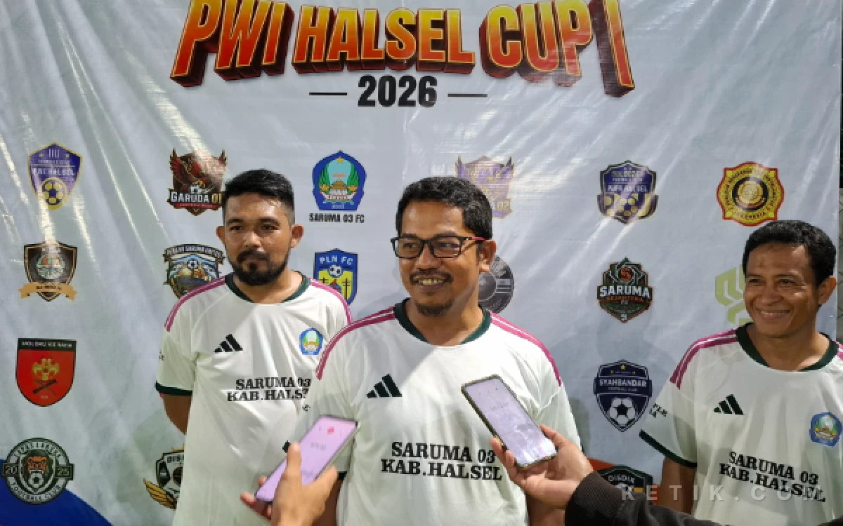 Thumbnail Berita - Sekda Abdillah Jadi Dirigen Taktik Saruma 03, UFC Tumbang 4-0 di PWI CUP I Halsel