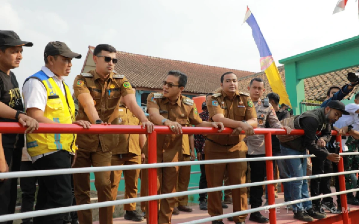 Thumbnail Berita - Bupati KDS: Gotong Royong Jadi Kekuatan Penanganan Banjir di Kabupaten Bandung