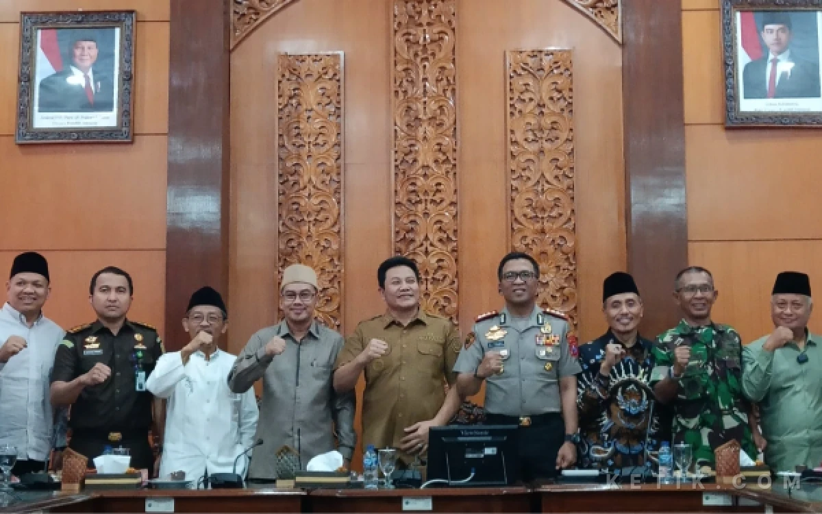 Thumbnail Berita - Tegas! Ini Lima Langkah Bupati Subandi dan Forkopimda Sidoarjo Berantas Miras
