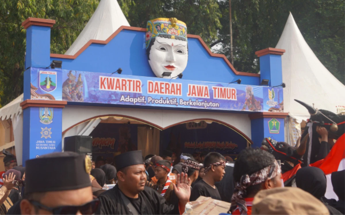 Thumbnail Berita - Suguhkan Topeng Malangan, Pramuka Jatim Tampil Memukau di Jamnas XII 2026