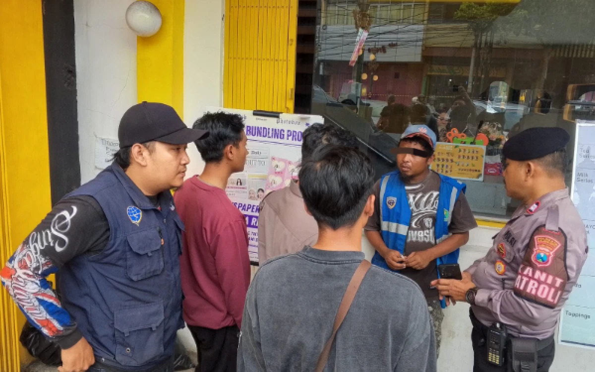 Thumbnail Berita - Viral Getok Parkir di Kayutangan Heritage Malang, Pelaku Diburu Polisi
