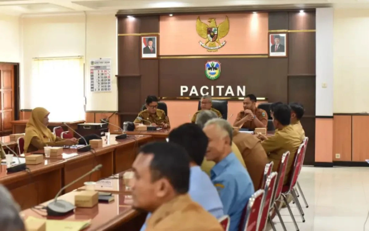 Foto Suasana rapat koordinasi Pemkab Pacitan membahas persiapan menghadapi musim kemarau dan dampak kekeringan. (Foto: Prokopim)
