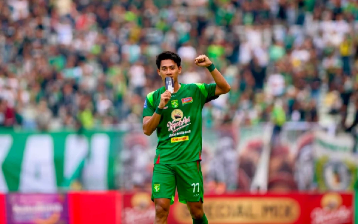 Thumbnail Berita - Malik Risaldi Bertahan di Persebaya, Siap Tuntaskan Ambisi Pribadi Musim Depan!