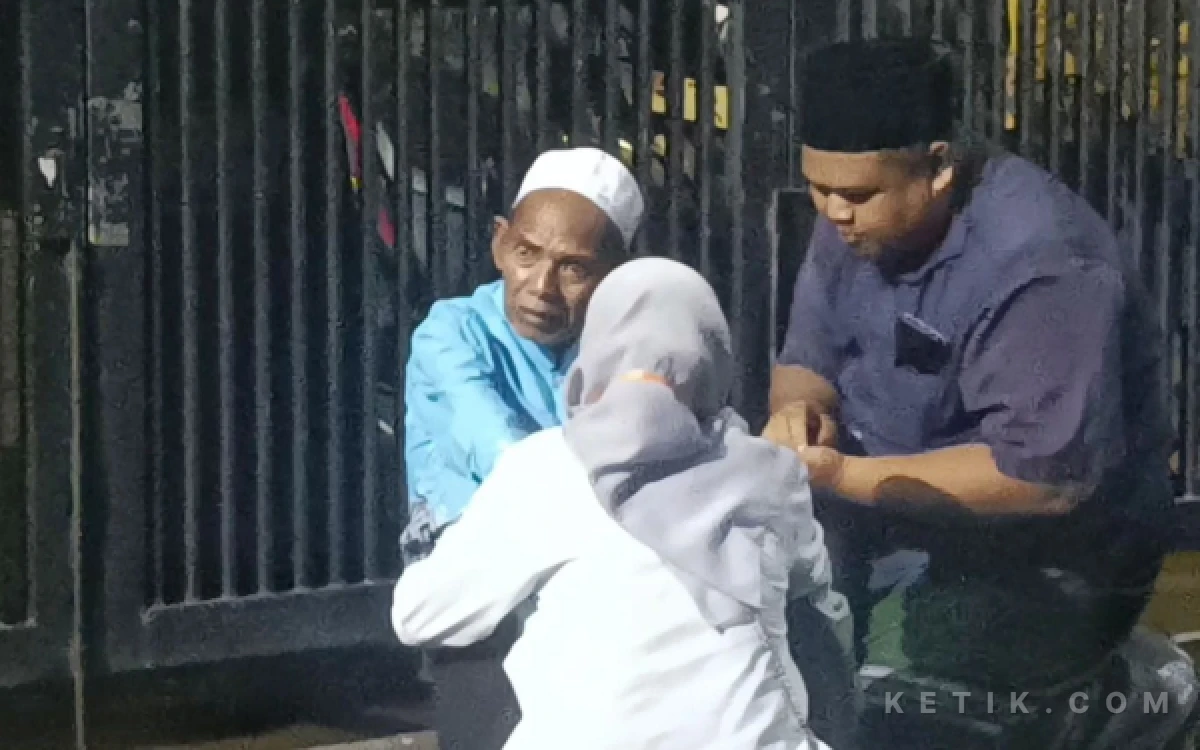 Thumbnail Berita - JCH Lansia Asal Jombang Kabur dari Asrama Haji Embarkasi Surabaya, Kini di RS Menur