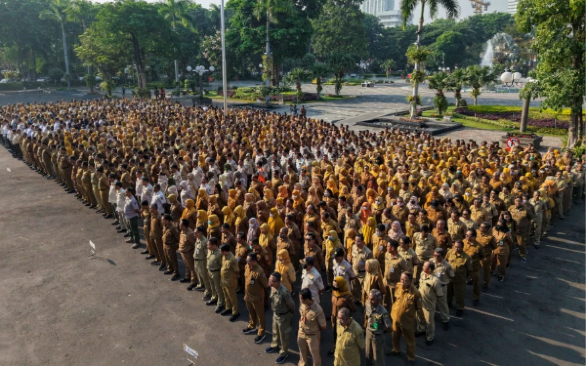 Thumbnail Berita - Gaji PNS Bakal Disalurkan Lewat Koperasi Merah Putih Tahun Ini, Apa Iya?