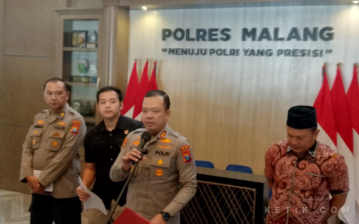 Thumbnail Berita - Terungkap! Ini Alasan Polisi Tes Urine Wisatawan Surabaya Korban Perusakan Pantai Wediawu di Kabupaten Malang