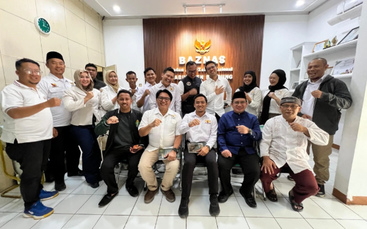 Foto Penandatanganan MoU tentang Sinergi dan Kolaborasi dalam Pemberdayaan Ekonomi Umat.