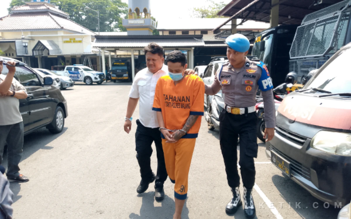 Foto Kurir sabu 1,1 Kilogram yang digelandang Polres Malang. (Foto: Binar Gumilang/Ketik.com)