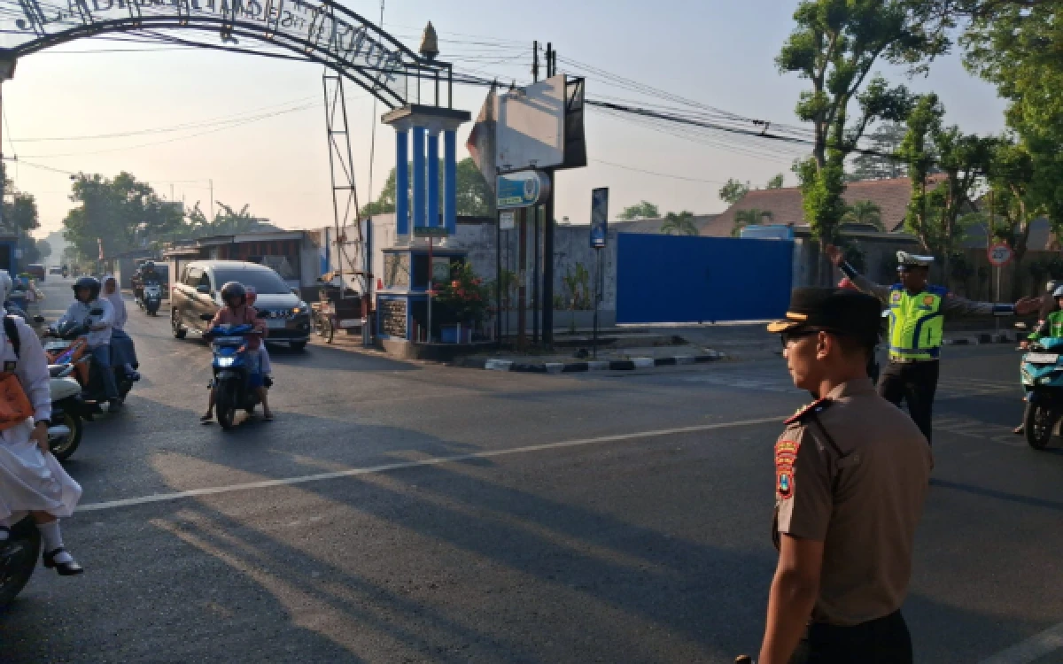 Thumbnail Berita - 377 Personel Polres Malang Turun ke Jalan, Pastikan Warga Beraktivitas Aman