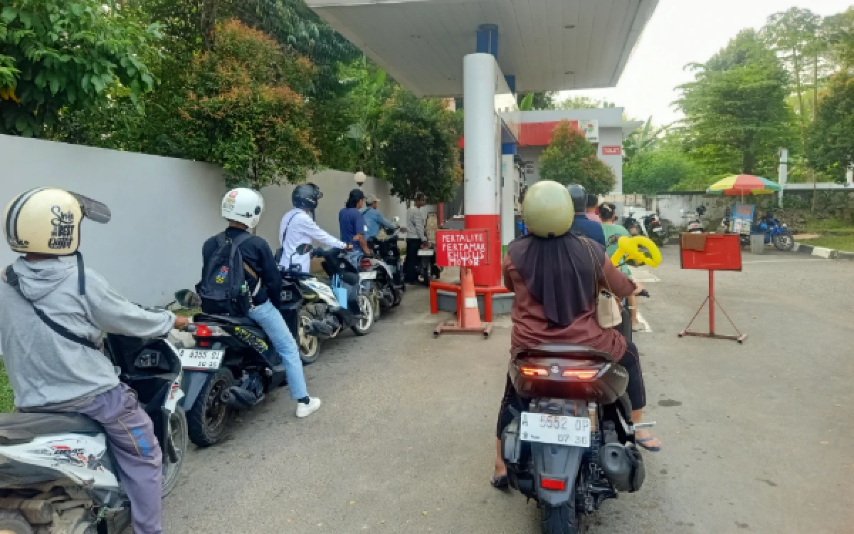 Thumbnail Berita - Pasca Kenaikan Harga BBM, Pengendara Motor di Rangkasbitung Mulai Beralih ke Pertalite