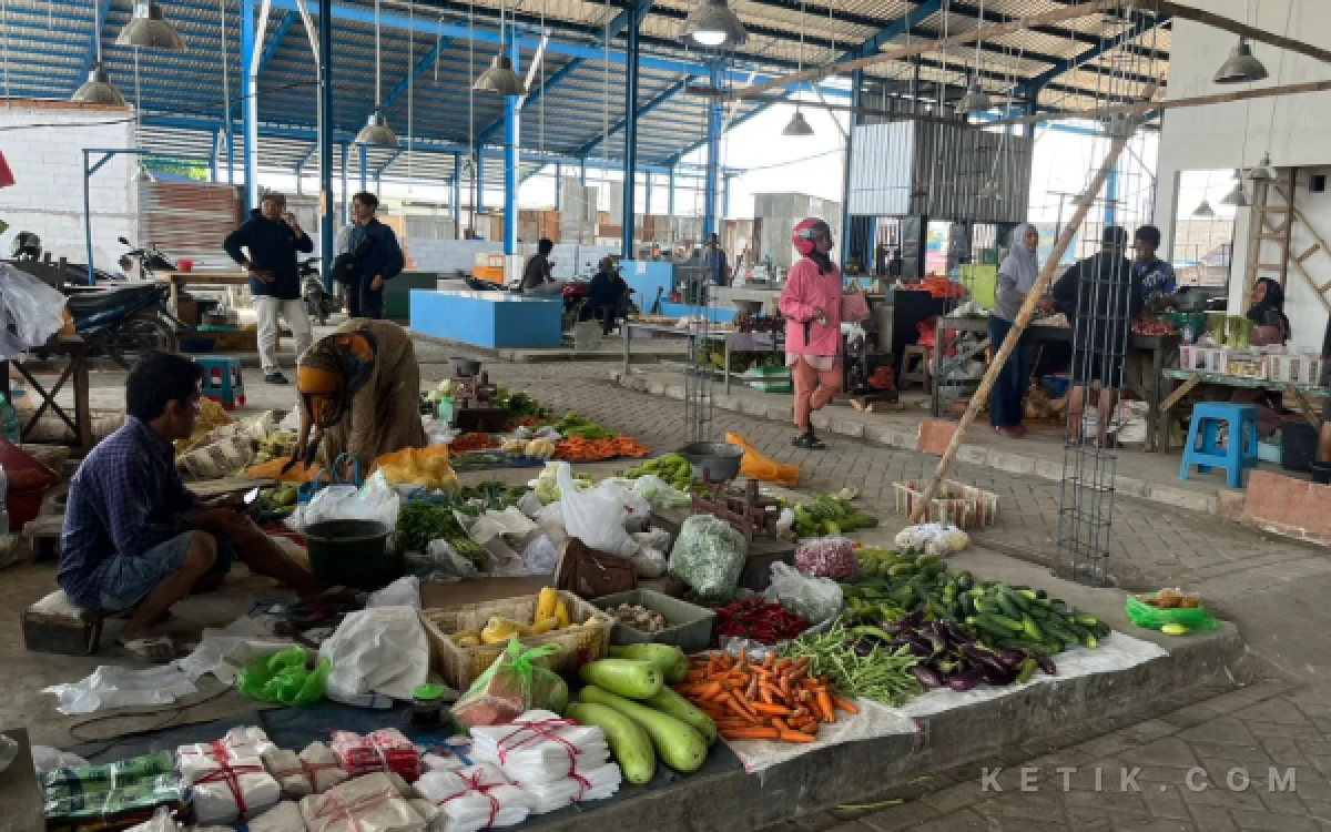 Thumbnail Berita - Pedagang Pasar Gadang Akui Nyaman di Tempat Relokasi Meski Omzet Menurun