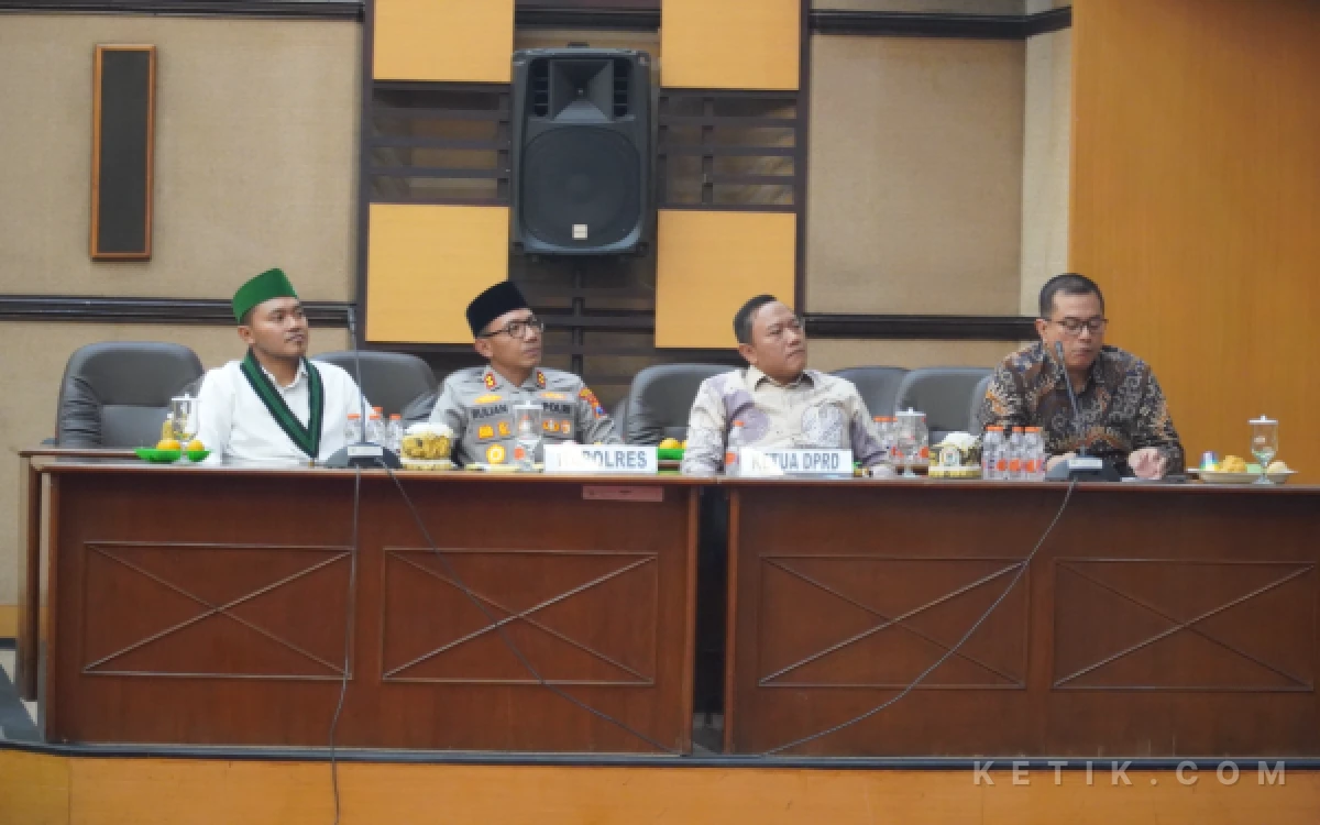 Thumbnail Berita - ‎Fahmi Aziz Resmi Pimpin HMI Kabupaten Malang, Kapolres AKBP Rulian Beri Pesan Khusus untuk Kader Muda ‎