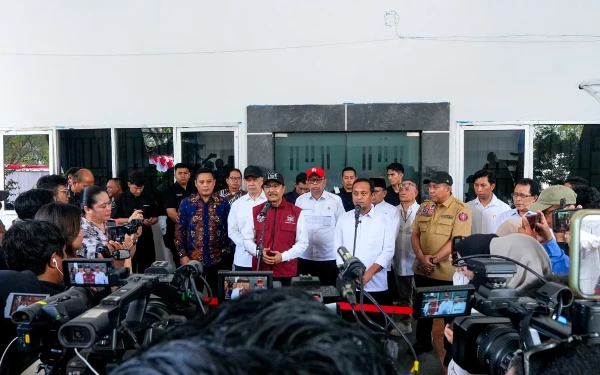 Foto Menteri Sosial RI Saifullah Yusuf mengapresiasi penyelenggaraan Program Sekolah Rakyat di Sulawesi Selatan. Apresiasi tersebut disampaikan saat Peringatan Satu Tahun Sekolah Rakyat dan Sumpah Pemuda bertema “Satu Indonesia, Sejuta Cita-cita” di GOR Sudiang, Makassar, Rabu, 28 Oktober 2026.