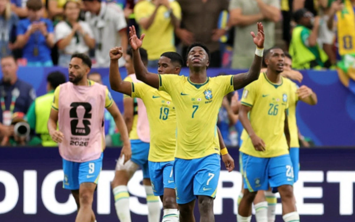Foto Vinicius Junior merayakan gol kedua tim selama pertandingan Babak 32 Besar Piala Dunia FIFA 2026 antara Brasil dan Jepang di Stadion Houston pada 29 Juni 2026 di Houston, Texas. (Foto oleh Alex Slitz / GETTY IMAGES NORTH AMERICA / Getty Images via AFP)