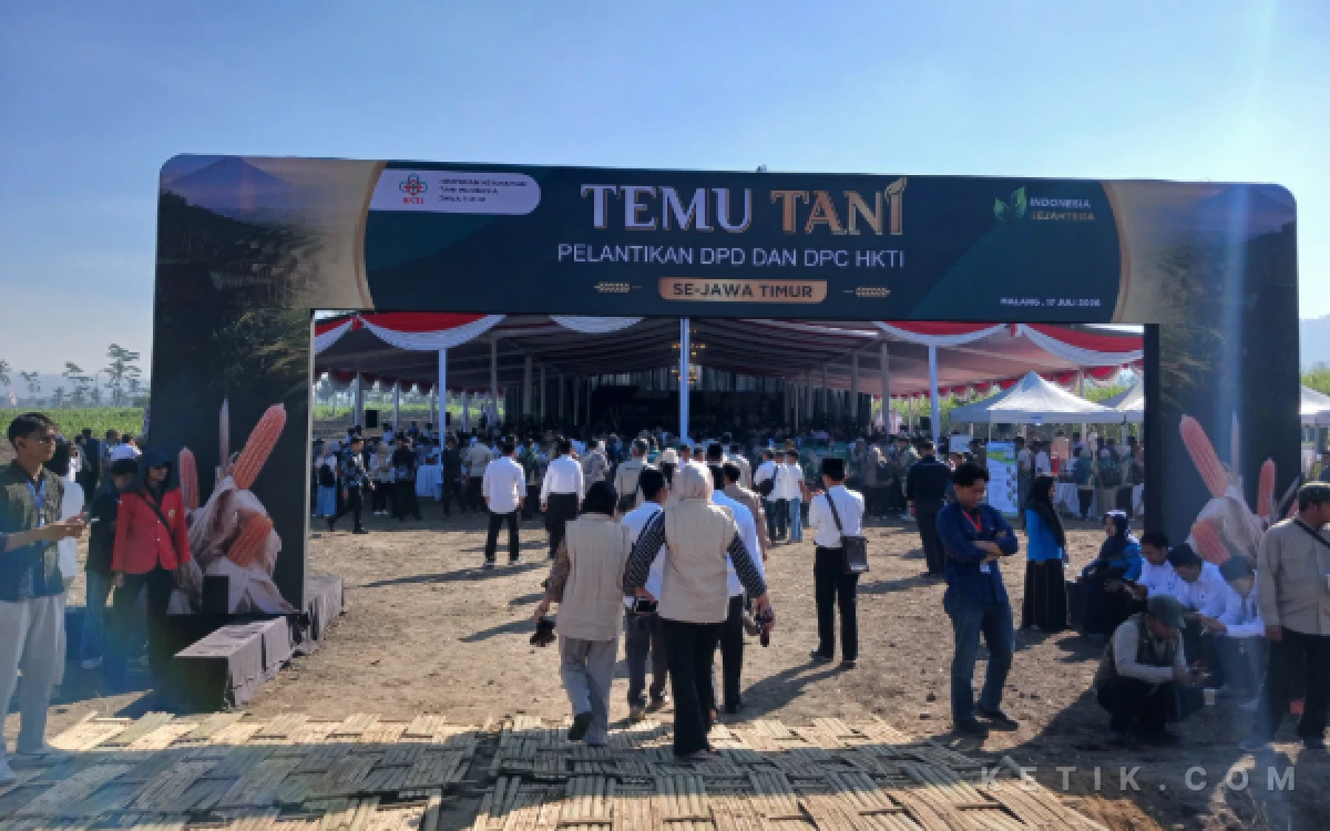 Thumbnail Berita - Lautan Massa Padati Desa Pandanmulyo di Malang, Ribuan Pengurus DPD dan DPC HKTI Jatim Siap Dilantik Sudaryono
