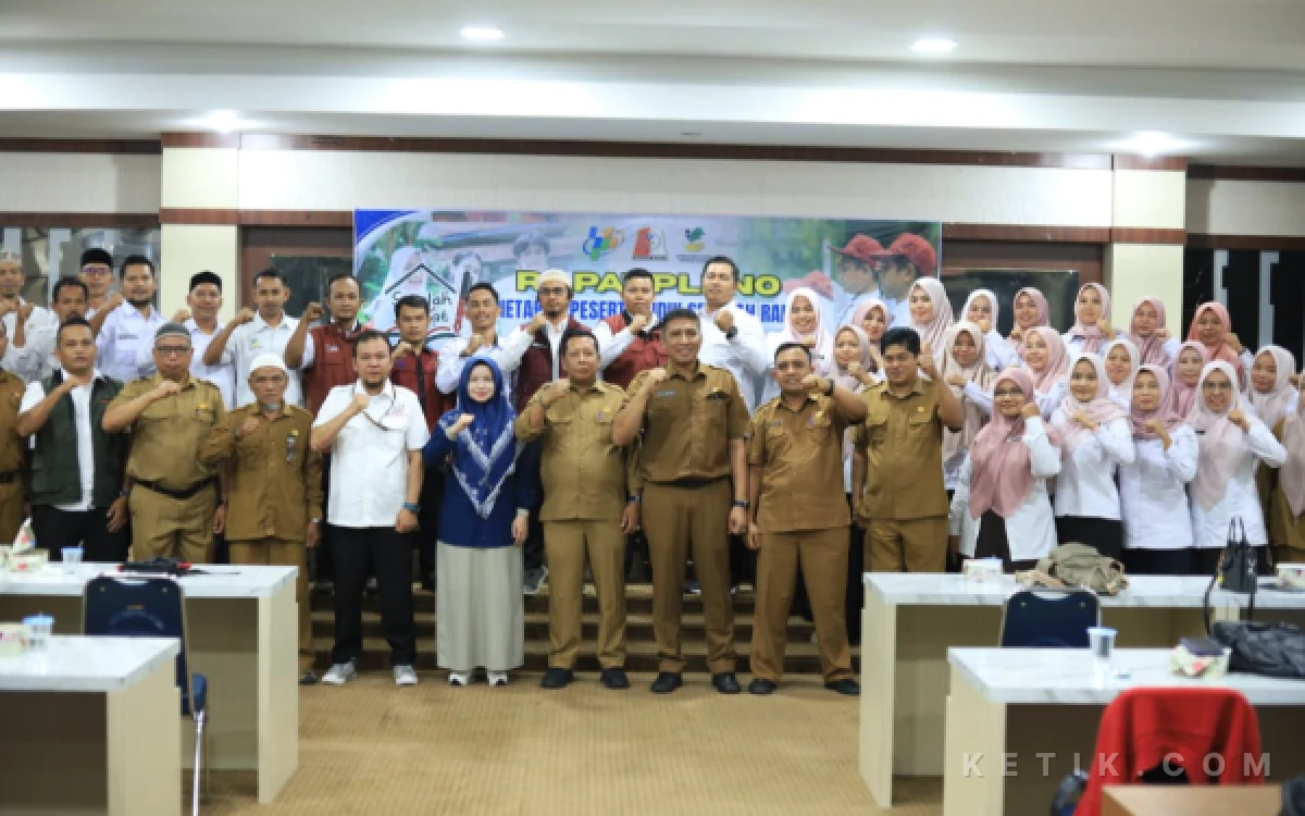 Foto Pelaksanaan Rapat Pleno Penetapan Peserta Didik Sekolah Rakyat Kabupaten Nagan Raya Tahun Ajaran 2026/2027 di Aula Sekretariat Daerah Kabupaten Nagan Raya, Kompleks Perkantoran Suka Makmue, Senin (29/6/2026). (Foto: T. Rahmat/Ketik)