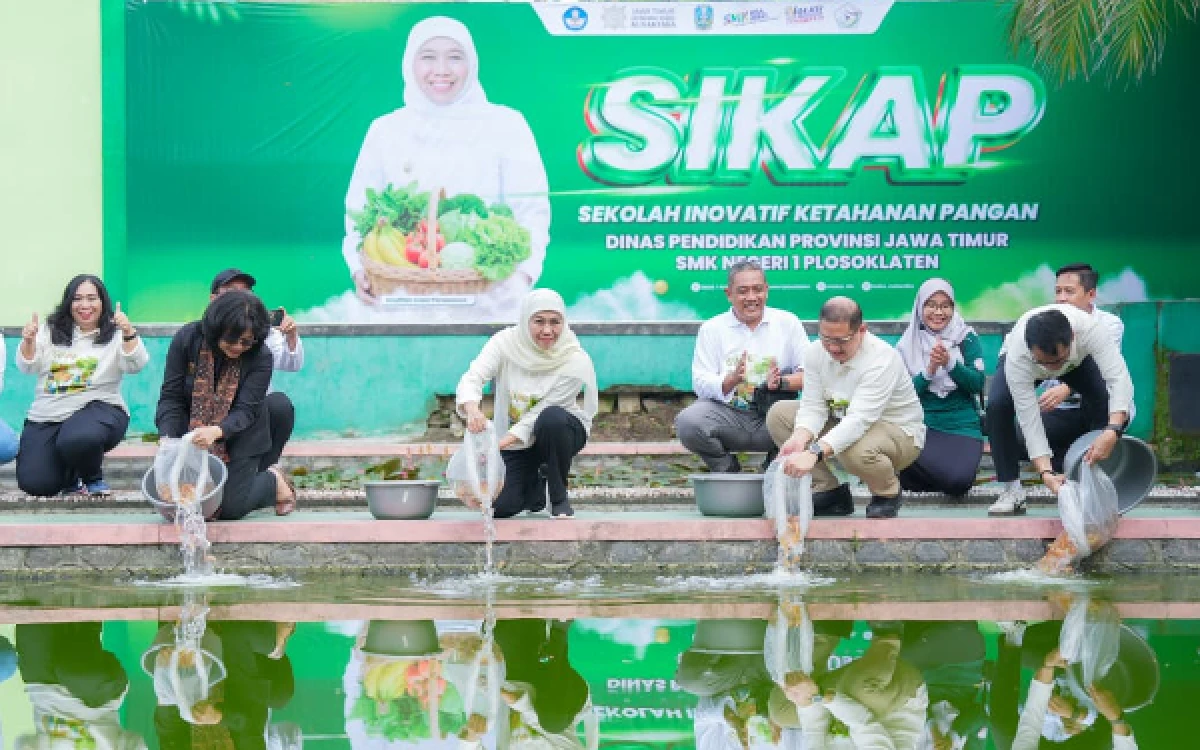 Thumbnail Berita - Gubernur Khofifah: Inovasi Tidak Harus Dimulai dari Sesuatu Besar, Contohlah SIKAP dan Pengelolaan Sampah Inisiasi Dinas Pendidikan Jatim